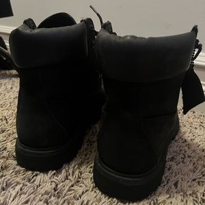 Black timberland boots 🖤